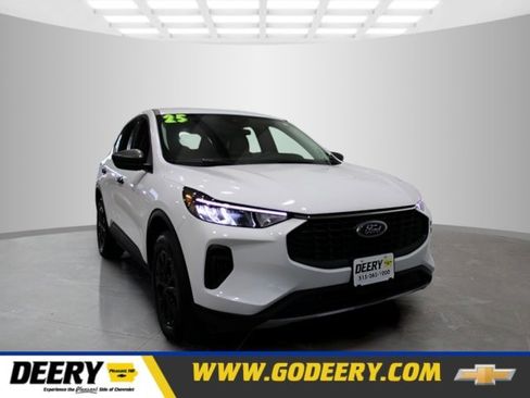 Used 2025 Ford Escape Active w/ Cold Weather Package image 1