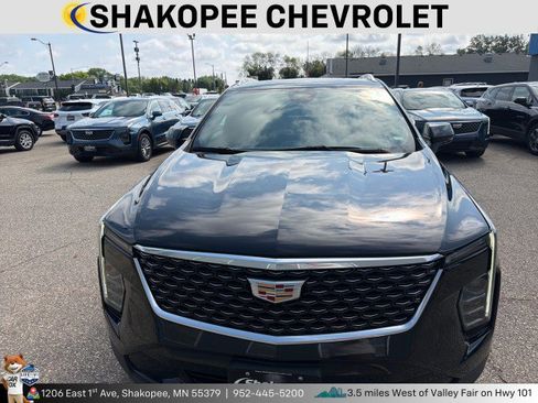 Certified 2024 Cadillac XT4 Premium Luxury AWD/4WD image 2