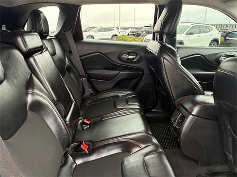 Used 2020 Jeep Cherokee Trailhawk w/ Cold Weather Group image 15