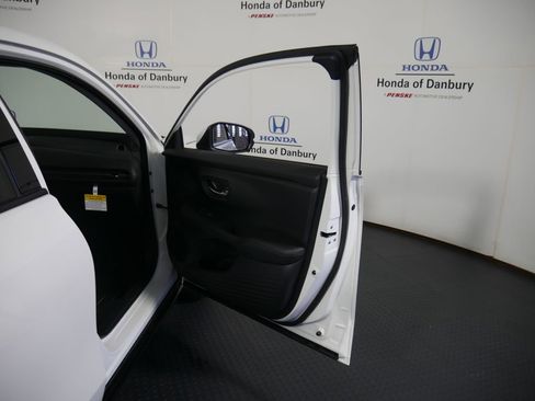 New 2026 Honda HR-V EX-L image 5