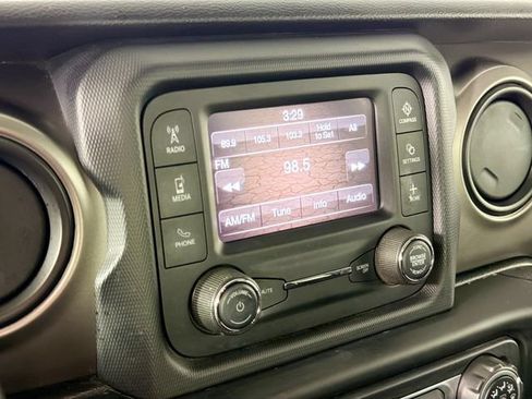 Used 2021 Jeep Wrangler Sport AWD/4WD image 14