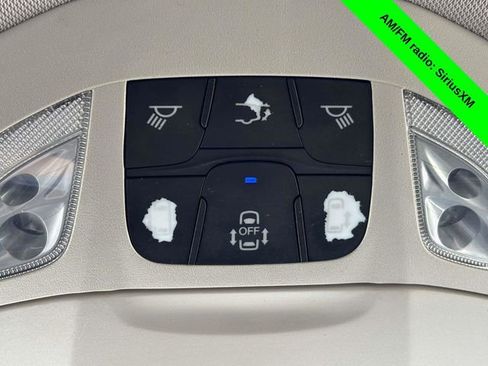 Used 2019 Chrysler Pacifica Touring-L image 22