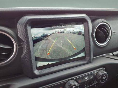 Used 2020 Jeep Wrangler Unlimited Sahara w/ Uconnect 4C Nav & Sound Group AWD/4WD image 23