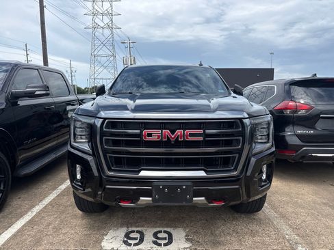 Used 2024 GMC Yukon XL AT4 w/ Technology Package AWD/4WD image 2