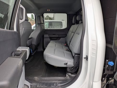 New 2025 Ford F550 4x4 Crew Cab image 26