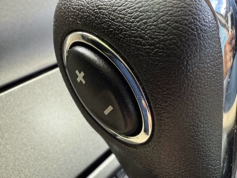 Used 2013 Ford Taurus SE image 44