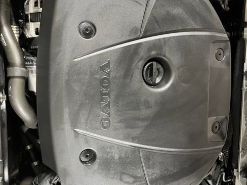 Used 2019 Volvo S60 T6 Momentum w/ Multimedia Package image 24