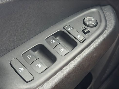 Used 2026 Hyundai Venue SEL FWD image 19