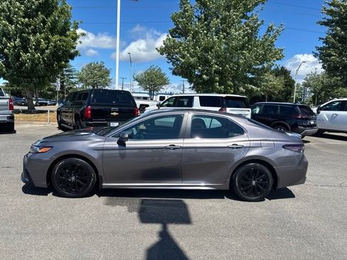 Used 2024 Toyota Camry SE FWD image 2