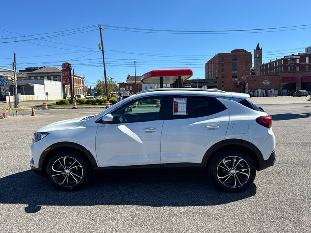 Used 2021 Buick Encore GX Select FWD image 2