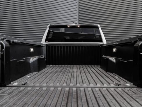 Used 2025 Toyota Tacoma SR5 image 28