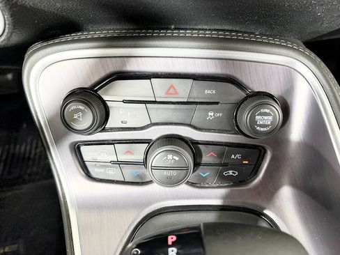 Used 2015 Dodge Challenger SXT w/ Driver Convenience Group RWD image 46