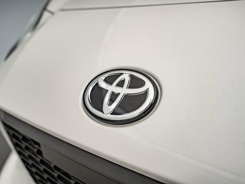 Used 2024 Toyota GR86 Premium RWD image 12