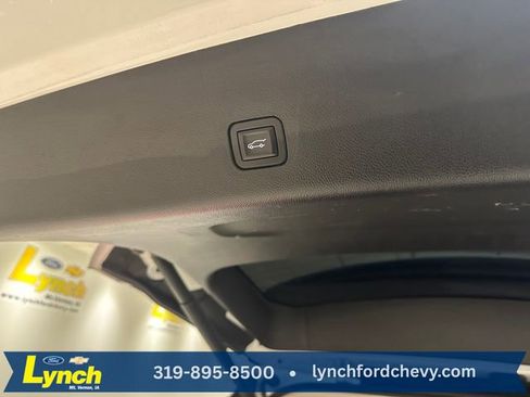 Used 2018 Chevrolet Traverse RS image 19