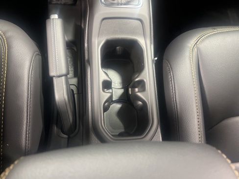 New 2025 Jeep Gladiator Sport image 15