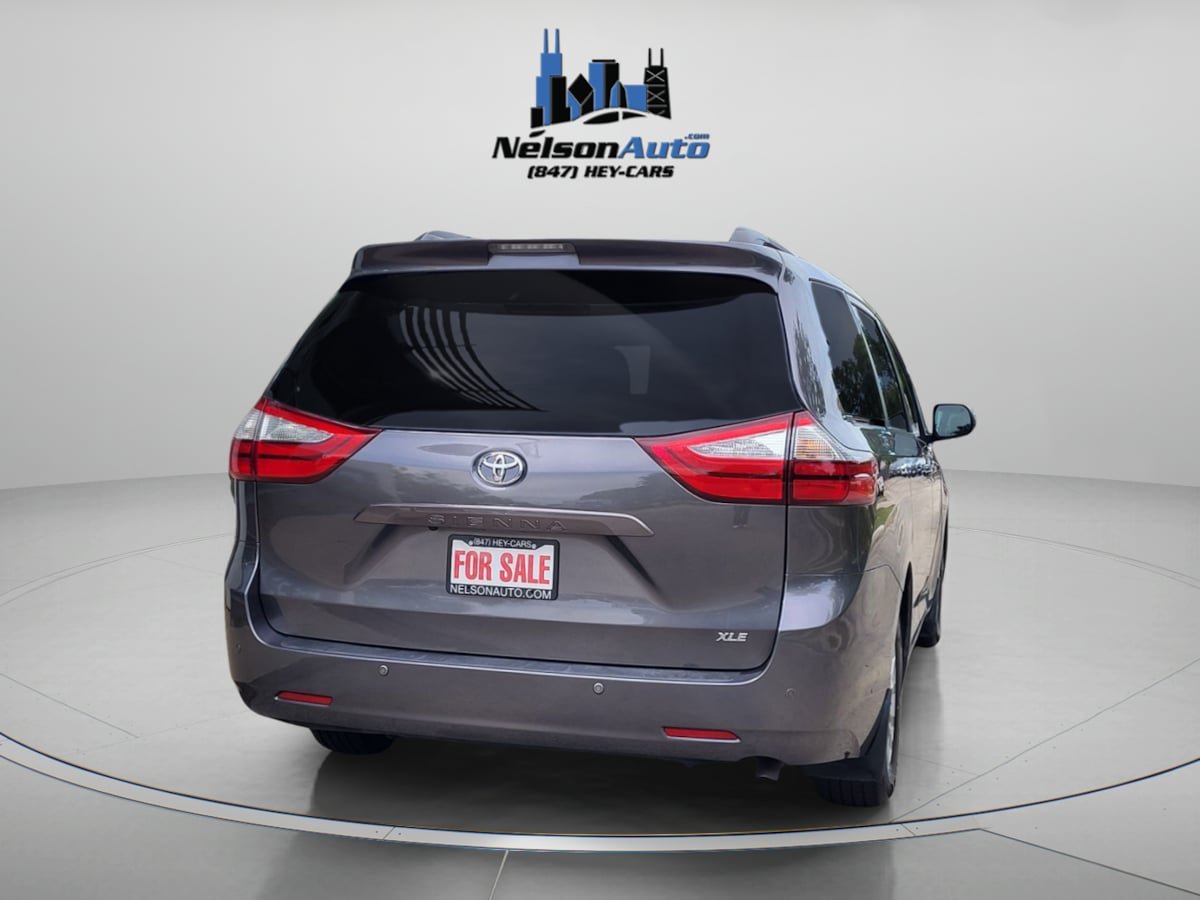 Used 2016 Toyota Sienna XLE w/ XLE Navigation Package FWD image 5