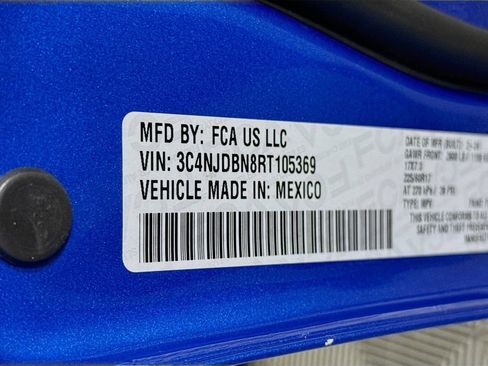 Used 2024 Jeep Compass Latitude image 32