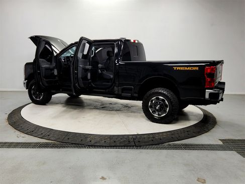 Used 2023 Ford F250 Lariat image 13