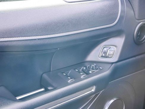 Certified 2024 Ford Expedition XLT image 19