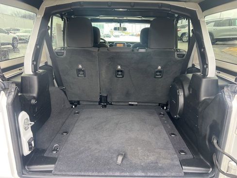 Used 2019 Jeep Wrangler Unlimited Sport image 14