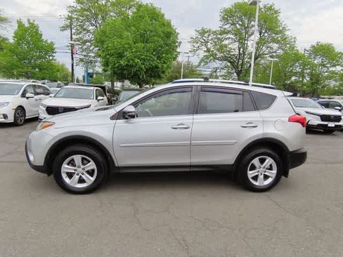 Used 2013 Toyota RAV4 XLE AWD/4WD image 3