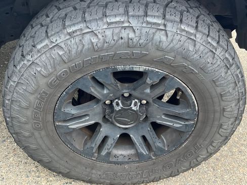 Used 2016 Toyota Tacoma SR5 w/ Towing Package image 15