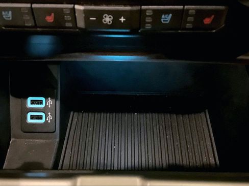 Used 2017 Ford F150 Lariat w/ Equipment Group 502A Luxury image 32