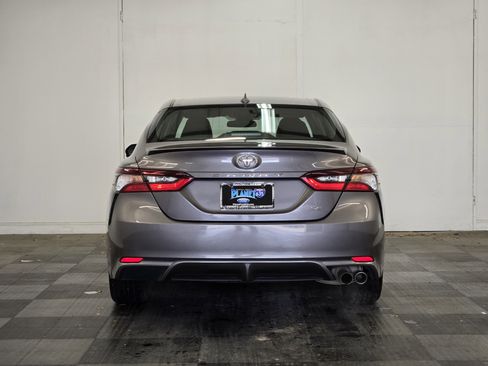 Used 2021 Toyota Camry SE FWD image 6