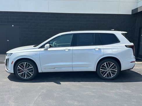 New 2025 Cadillac XT6 Sport w/ Technology Package image 2