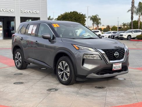 Certified 2021 Nissan Rogue SV image 2