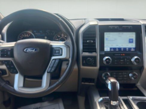 Used 2019 Ford F150 Lariat w/ Equipment Group 502A Luxury AWD/4WD image 20