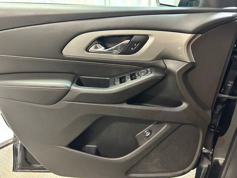 Used 2021 Chevrolet Traverse LT FWD image 4