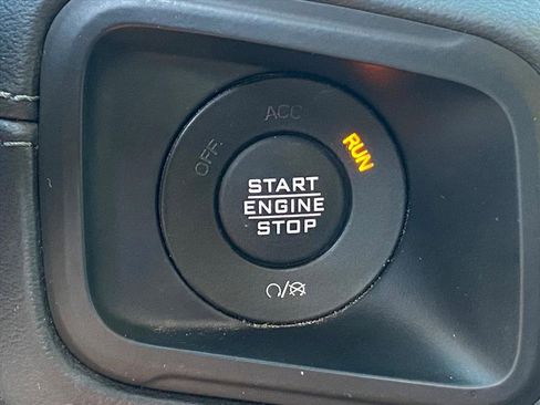 Used 2024 Jeep Wrangler Sahara image 15