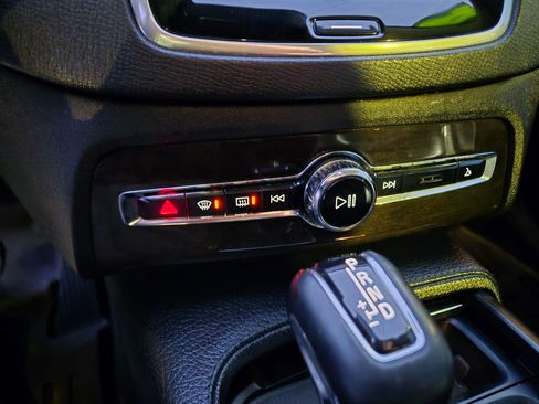 Used 2018 Volvo XC90 T6 Momentum w/ Convenience Package image 47