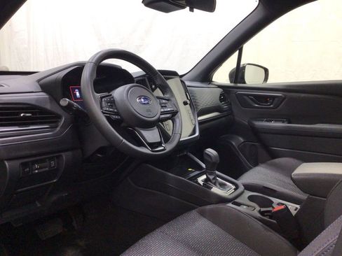 Used 2025 Subaru Forester Premium AWD/4WD image 10