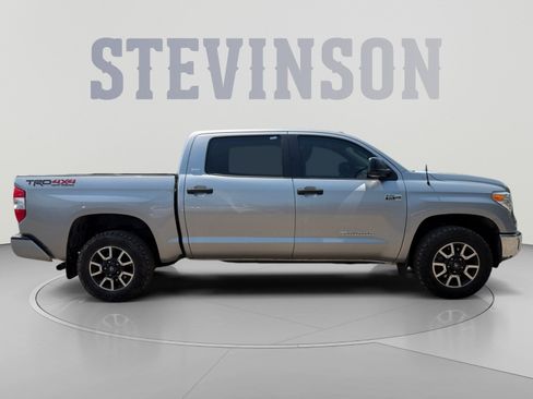 Used 2016 Toyota Tundra SR5 w/ TRD Off Road Package AWD/4WD image 6