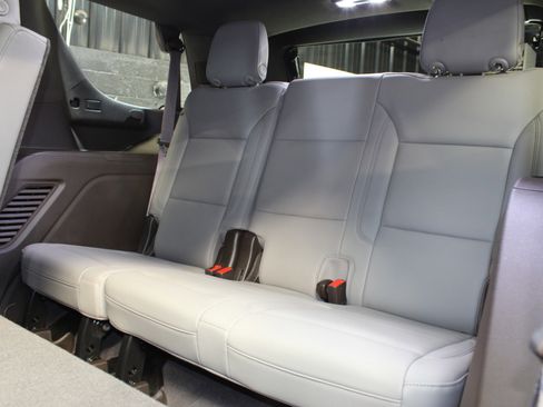 Used 2021 Chevrolet Tahoe LT w/ LT Signature Package image 41