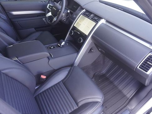 New 2026 Land Rover Discovery Limited Edition image 22