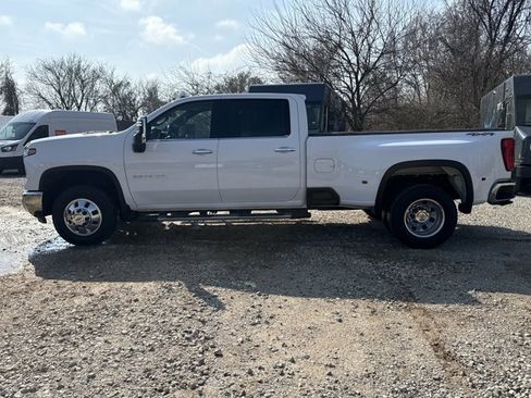Used 2025 Chevrolet Silverado 3500 LTZ w/ LTZ Plus Package image 3