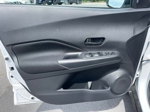 New 2025 Nissan Kicks Play S image 10