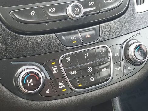 Used 2022 Chevrolet Malibu LT image 19