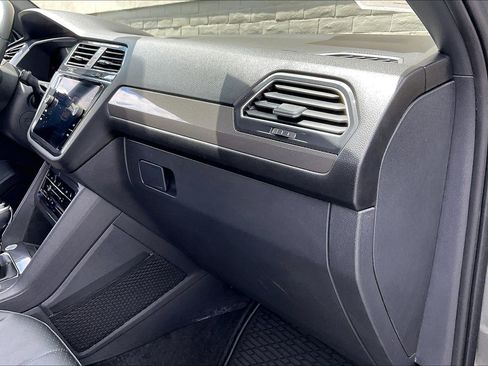 Certified 2023 Volkswagen Tiguan SE R-Line FWD image 16