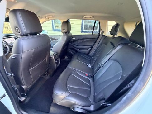 Used 2019 Buick Envision Essence image 19
