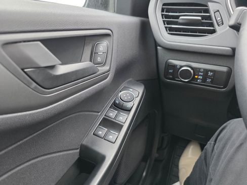 Certified 2023 Ford Escape Active AWD/4WD image 18