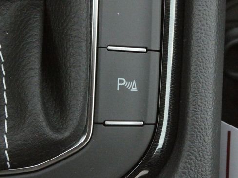 New 2025 Volkswagen Taos SE image 16