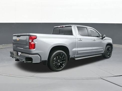 Used 2025 Chevrolet Silverado 1500 High Country AWD/4WD image 16