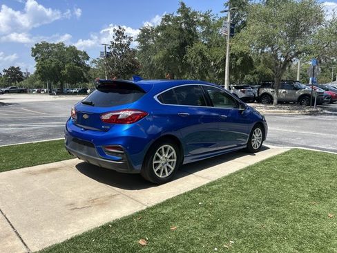 Used 2017 Chevrolet Cruze Premier FWD image 3