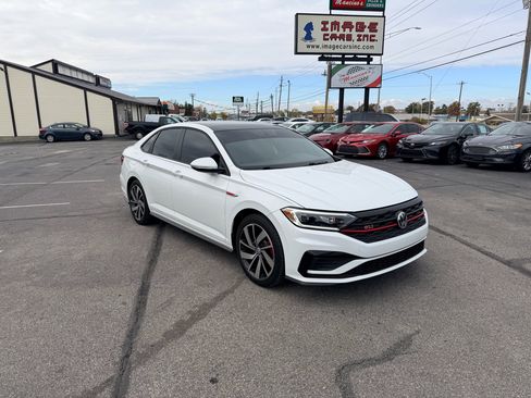 Used 2019 Volkswagen Jetta GLI image 4