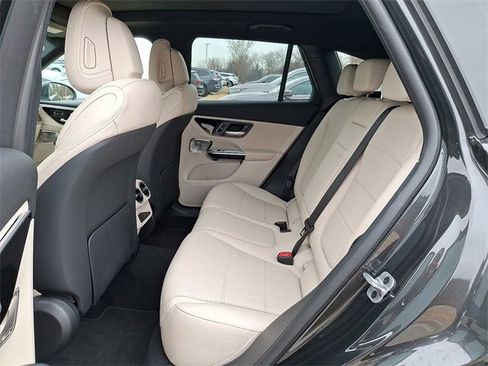 Used 2025 Mercedes-Benz GLC 300 GLC 300 image 10