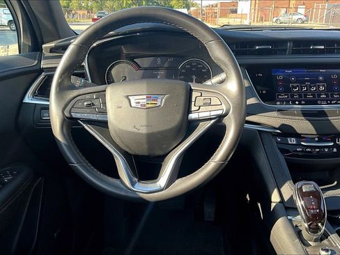 Used 2024 Cadillac XT6 Luxury w/ LPO, Floor Liner Package image 5